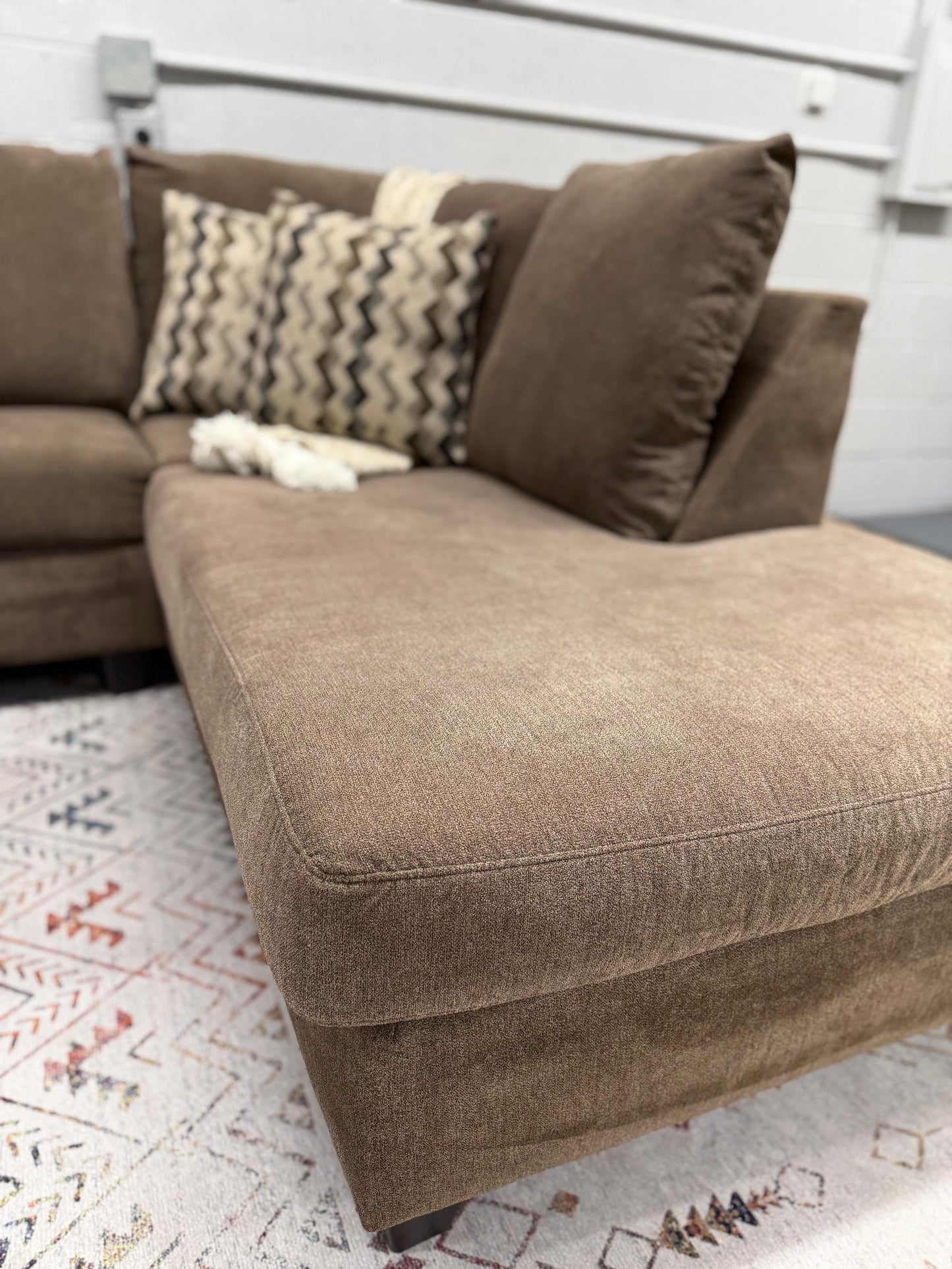 Bob’s Sectional Sofa with Chaise