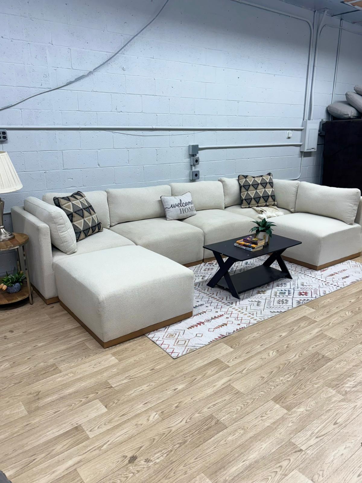Henredon Murphy Modular Sectional with Ottoman – Fabric Upholstery