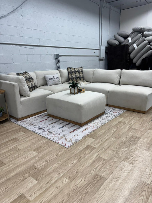 Henredon Murphy Modular Sectional with Ottoman – Fabric Upholstery